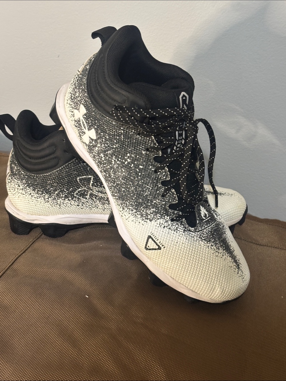 Under Armour Black and White Gradient Athletic Cleats